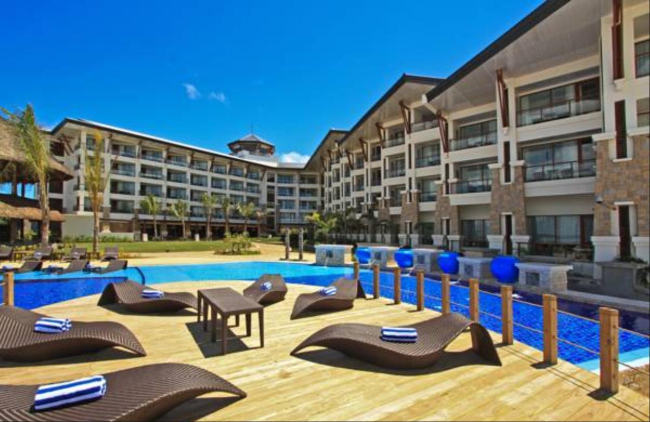 The Bellevue Resort Đảo Đảo Panglao Ngoại thất bức ảnh The swimming pool at the hotel