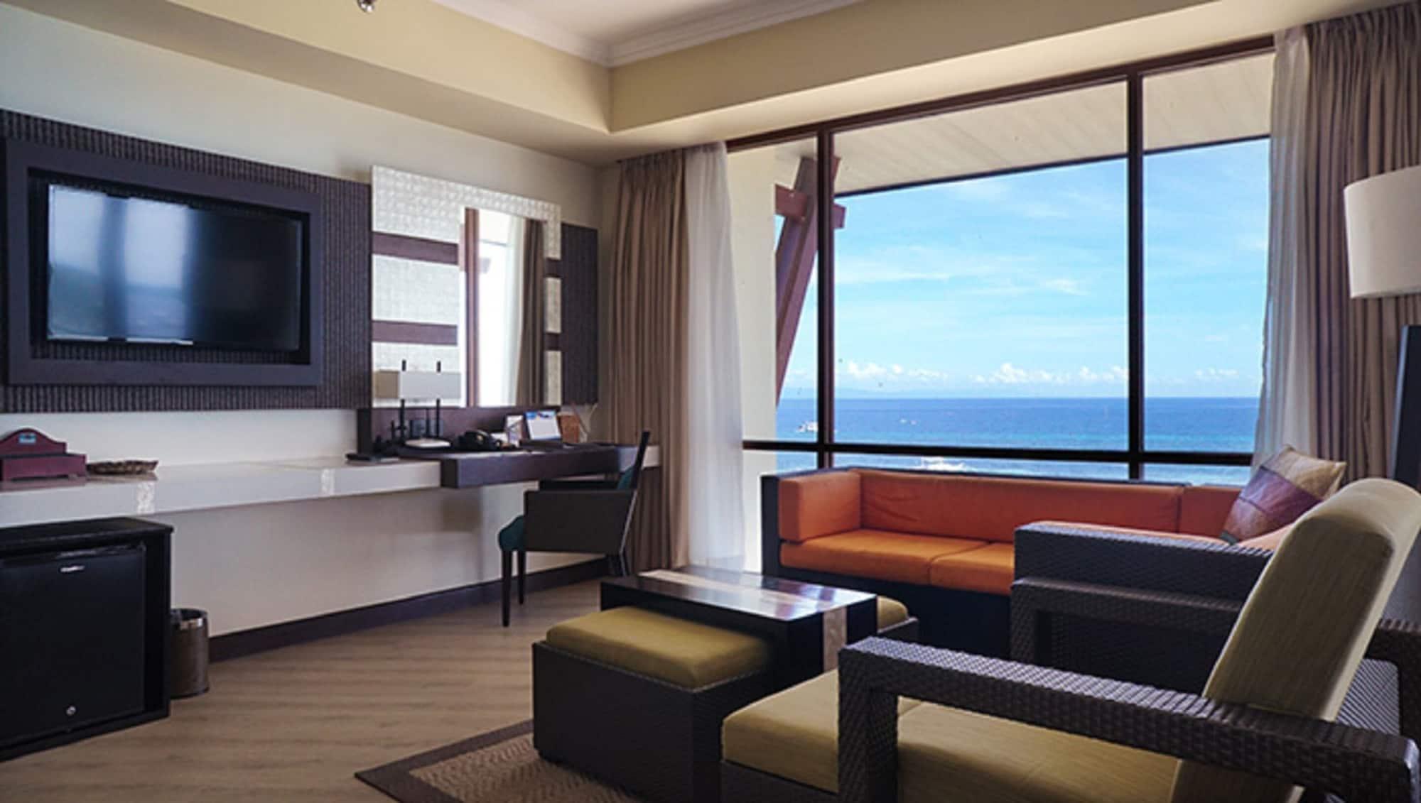 The Bellevue Resort Đảo Đảo Panglao Ngoại thất bức ảnh A suite at the Hilton San Diego Bayfront