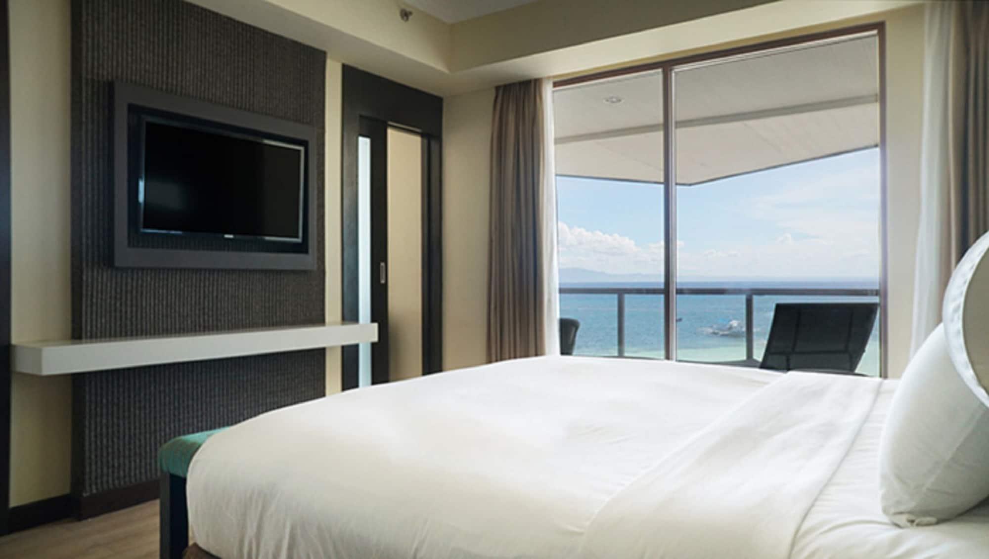 The Bellevue Resort Đảo Đảo Panglao Ngoại thất bức ảnh A bedroom at the hotel