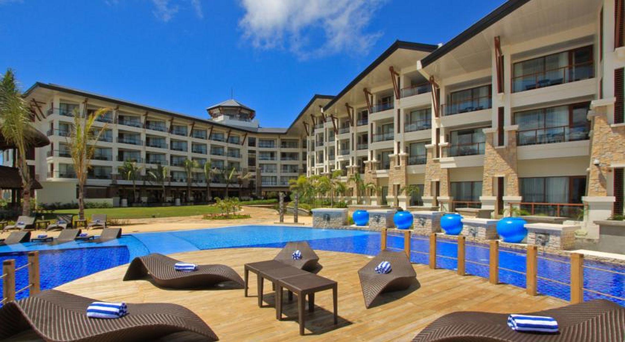 The Bellevue Resort Đảo Đảo Panglao Ngoại thất bức ảnh The pool at the hotel