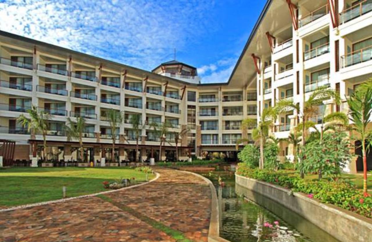 The Bellevue Resort Đảo Đảo Panglao Ngoại thất bức ảnh The hotel's main building