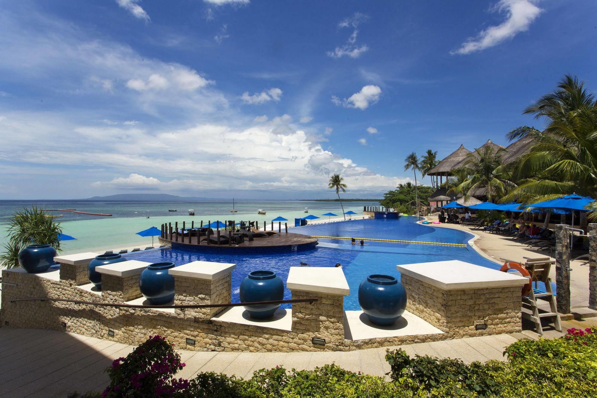 The Bellevue Resort Đảo Đảo Panglao Ngoại thất bức ảnh The pool at the Shangri-La resort